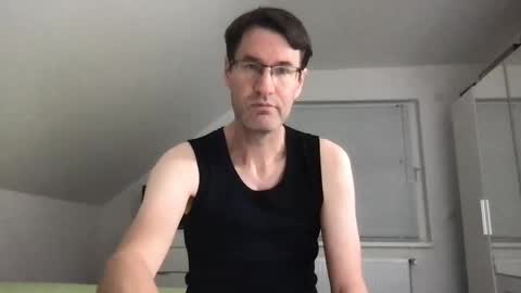 Snapshot of zzz123_cam chatting on 10/05/25, 03:21 zzz123_cam online show from 10/05/25, 03:21