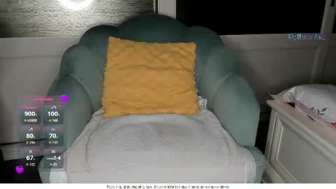 Snapshot of zzzbutterflyxxx chatting on 07/20/26, 12:18 Miss Carla online show from 07/20/26, 12:18