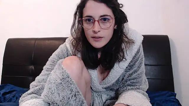 Snapshot of Lunaabbey chatting on 01/14/25, 08:48 Lunaabbey online show from 01/14/25, 08:48