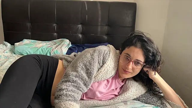 Snapshot of Lunaabbey chatting on 02/12/26, 08:53 Lunaabbey online show from 02/12/26, 08:53