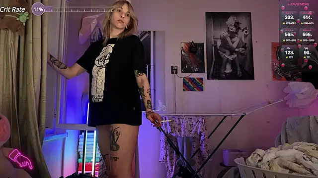 Snapshot of Mannarie_Madsinn chatting on 01/15/25, 05:26 Mannarie Madsinn online show from 01/15/25, 05:26