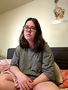 LacieStar online show from 12/16/25, 03:17