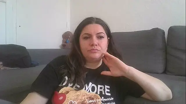 Squirtlady38 online show from 10/06/25, 08:01