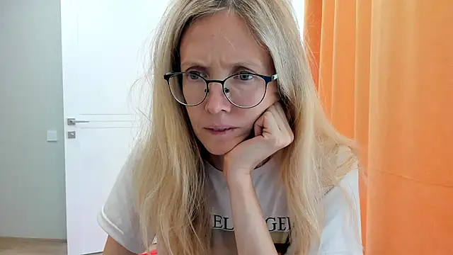 angelmommu online show from 09/17/25, 06:59