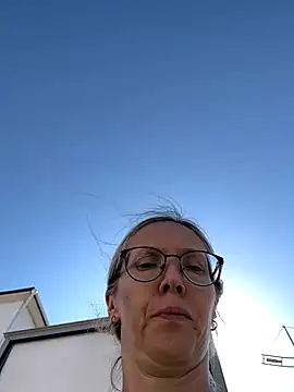 angelmommu online show from 10/04/25, 09:51