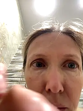 angelmommu online show from 10/10/25, 04:00