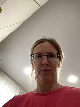 angelmommu online show from 11/24/25, 09:42