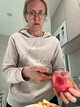 angelmommu online show from 03/11/26, 05:35