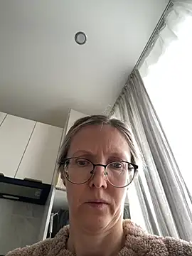 angelmommu online show from 04/21/26, 06:20