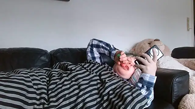 Snapshot of StarZ15 chatting on 02/10/25, 11:15 StarZ15 online show from 02/10/25, 11:15