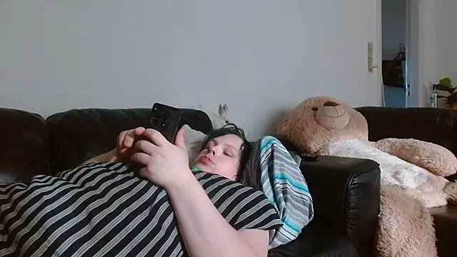 Snapshot of StarZ15 chatting on 02/16/25, 10:54 StarZ15 online show from 02/16/25, 10:54