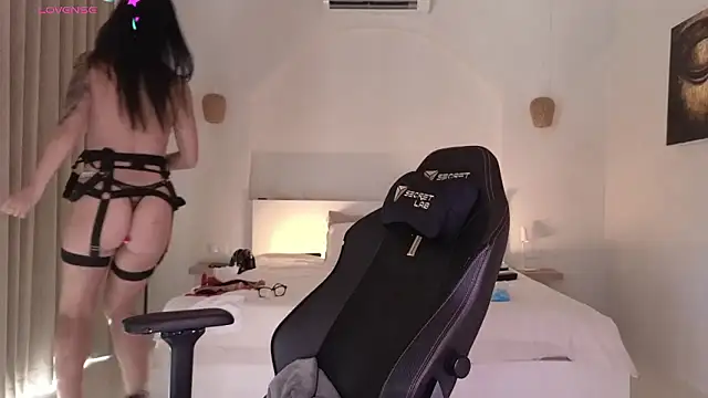 Helena Karel online show from 01/17/26, 08:41