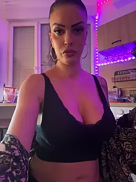 Helena Karel online show from 04/07/26, 02:28