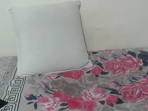 Snapshot of queen__ebony chatting on 03/01/25, 11:15 queen ebony online show from 03/01/25, 11:15