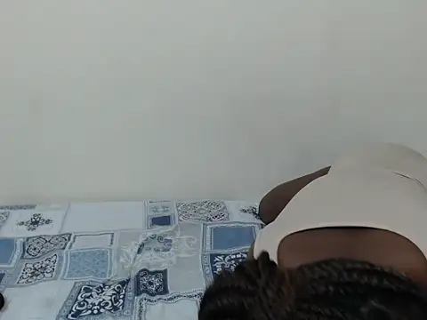 Snapshot of queen__ebony chatting on 11/06/25, 04:19 queen ebony online show from 11/06/25, 04:19