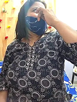 Snapshot of MOM-SUN-COUPLE chatting on 09/13/25, 09:53 MOM-SUN-COUPLE online show from 09/13/25, 09:53