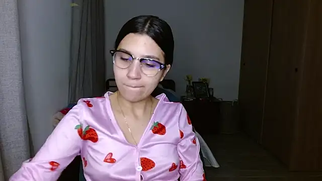 mia  lopez  online show from 11/27/25, 01:18