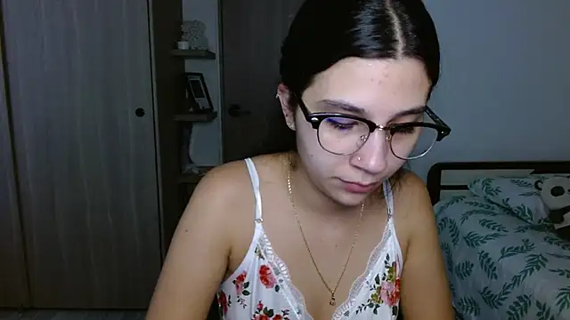 mia  lopez  online show from 12/04/25, 01:48