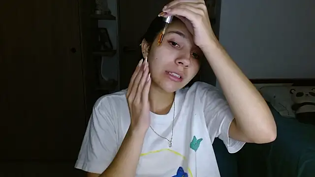 Snapshot of mia__lopez_ chatting on 02/14/26, 05:59 mia lopez online show from 02/14/26, 05:59