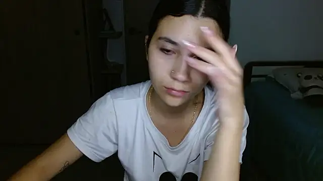 Snapshot of mia__lopez_ chatting on 02/24/26, 04:10 mia lopez online show from 02/24/26, 04:10