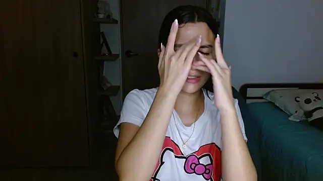 Snapshot of mia__lopez_ chatting on 02/28/26, 04:02 mia lopez online show from 02/28/26, 04:02