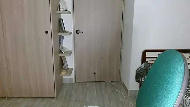 mia  lopez  online show from 04/24/26, 02:47