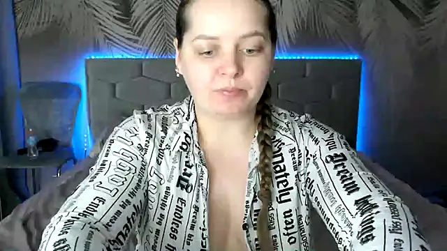 uliastar online show from 02/07/25, 08:44