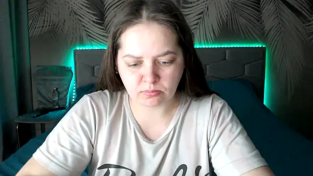 uliastar online show from 02/17/25, 06:09