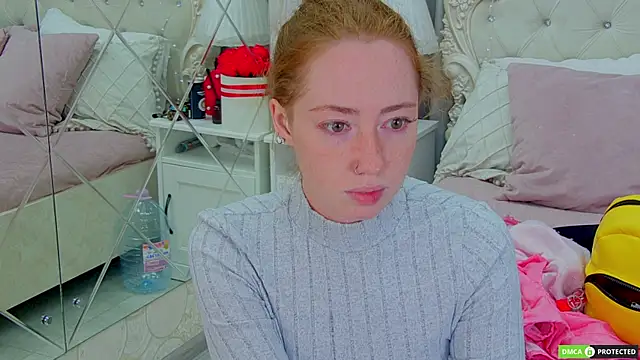 Snapshot of TinaBrook chatting on 09/17/25, 03:30 TinaBrook online show from 09/17/25, 03:30