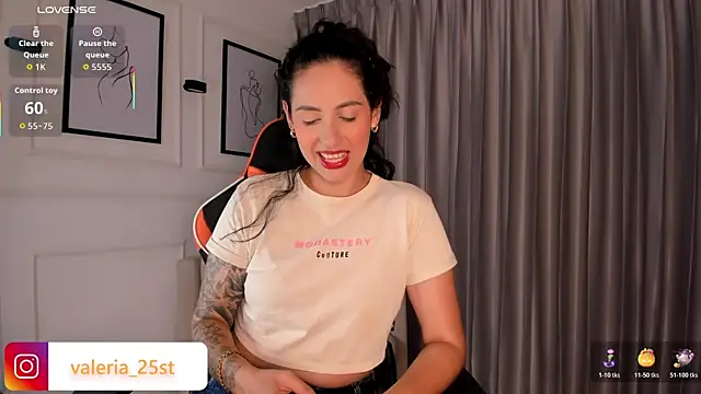 valeriia25  online show from 10/29/25, 10:33