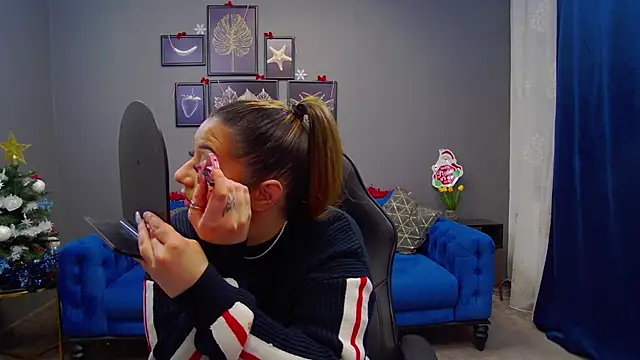 Katewalker  online show from 12/17/24, 06:09