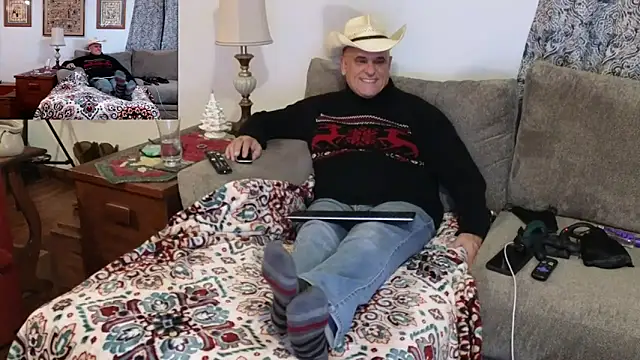 Foxhunt99 online show from 12/19/24, 03:18