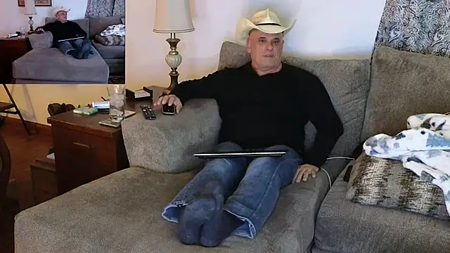 Foxhunt99 online show from 01/15/25, 03:11