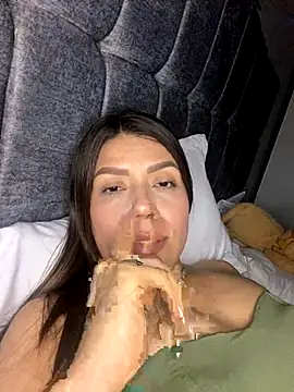 martina contreras online show from 11/16/25, 02:06