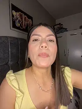 Snapshot of martina_contreras chatting on 05/03/26, 04:07 martina contreras online show from 05/03/26, 04:07