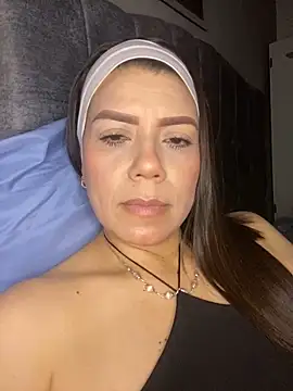Snapshot of martina_contreras chatting on 05/18/26, 04:07 martina contreras online show from 05/18/26, 04:07