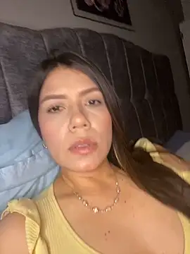 Snapshot of martina_contreras chatting on 05/21/26, 07:04 martina contreras online show from 05/21/26, 07:04