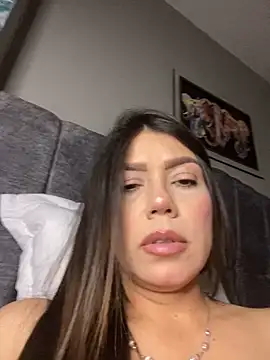Snapshot of martina_contreras chatting on 06/16/26, 05:21 martina contreras online show from 06/16/26, 05:21