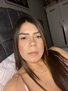Snapshot of martina_contreras chatting on 07/01/26, 07:10 martina contreras online show from 07/01/26, 07:10