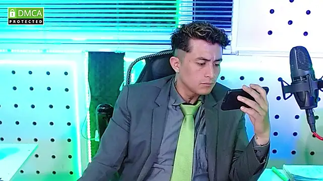 Darko0717 online show from 10/22/25, 01:44