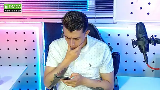 Darko0717 online show from 10/25/25, 02:13