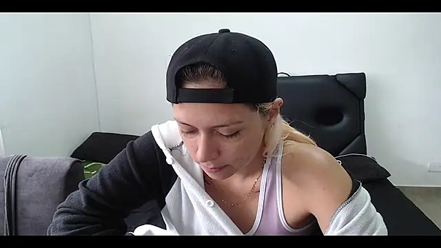 MommyMiaWs online show from 02/25/25, 04:31