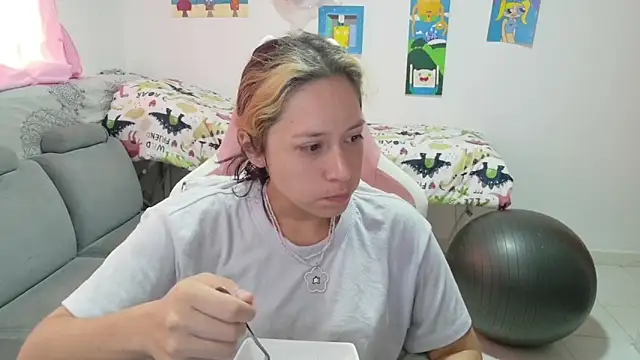 MommyMiaWs online show from 04/20/26, 01:14