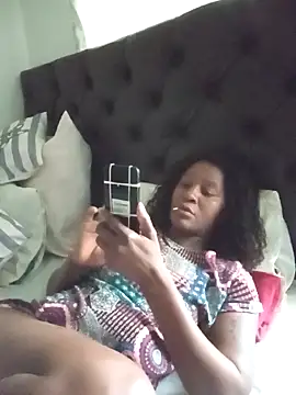 sluttylaura21 online show from 02/09/26, 04:44