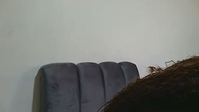 sluttylaura21 online show from 04/19/26, 09:08