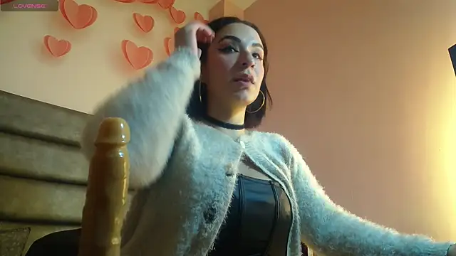 Snapshot of samanthaanderson_ chatting on 01/08/25, 09:23 samanthaanderson  online show from 01/08/25, 09:23