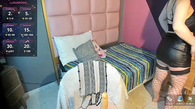 Snapshot of samanthaanderson_ chatting on 03/11/25, 09:15 samanthaanderson  online show from 03/11/25, 09:15