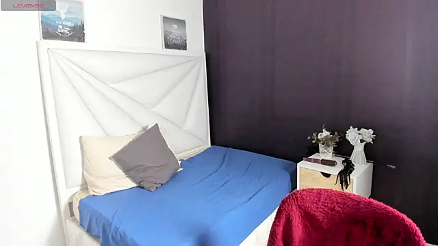 Snapshot of samanthaanderson_ chatting on 09/22/25, 09:17 samanthaanderson  online show from 09/22/25, 09:17