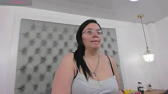 anette cooper online show from 12/22/25, 03:47