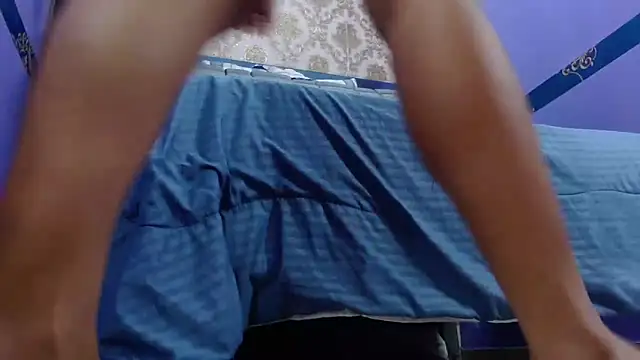 Snapshot of Abril_Beltran_ chatting on 12/15/25, 09:19 Abril Beltran online show from 12/15/25, 09:19